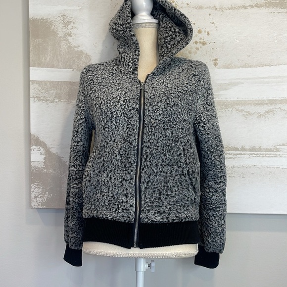 Hippie Love hooded fitted zippered sherpa size small - Picture 2 of 5